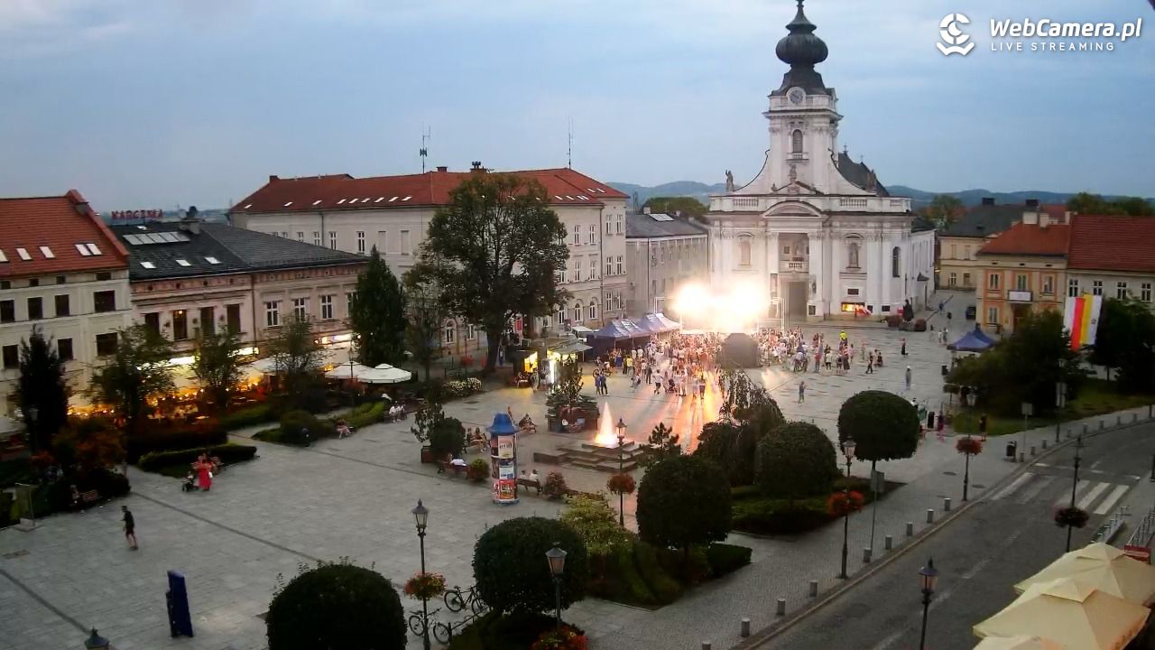 Wadowice - widok na rynek w 4K - 01 sierpień 2026, 20:36