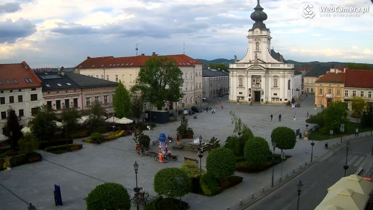 Wadowice - widok na rynek w 4K - 06 maj 2026, 18:43
