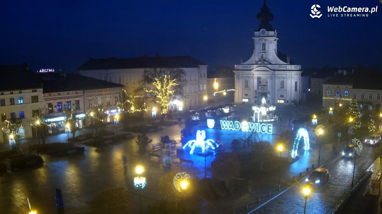 Wadowice - widok na rynek w 4K - 19 grudzień 2025, 16:22