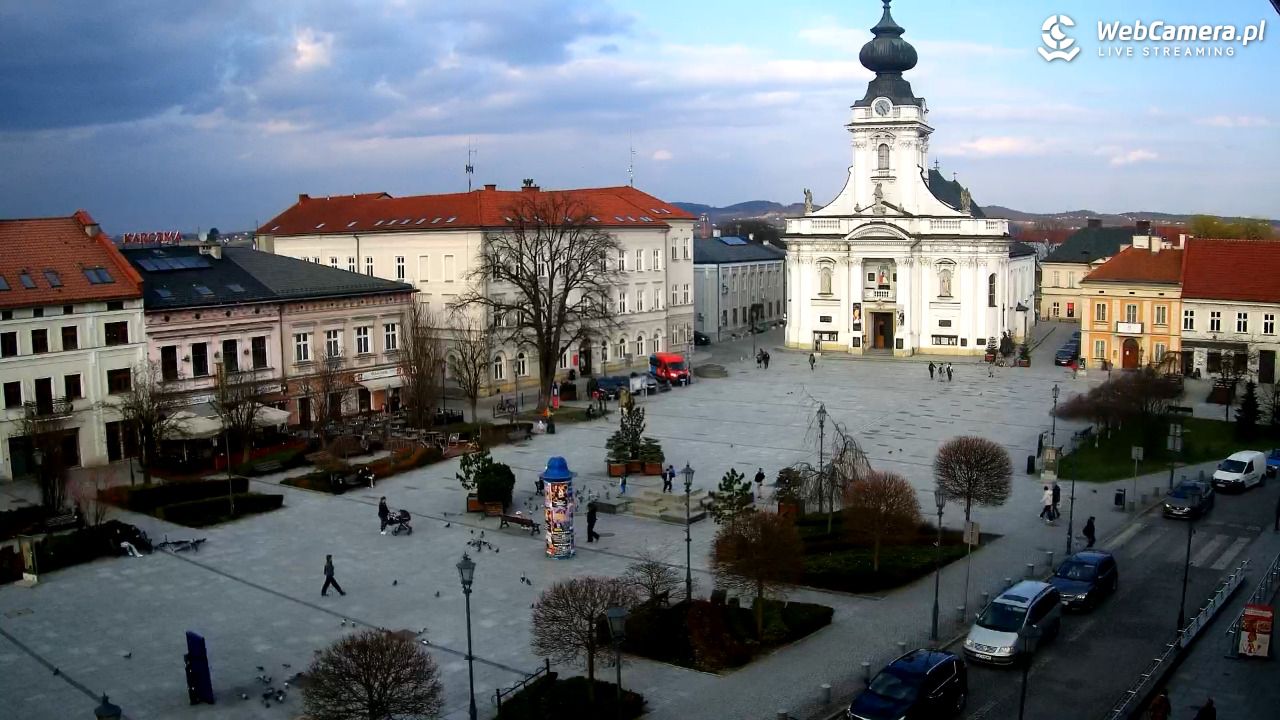 Wadowice - widok na rynek w 4K - 19 marzec 2026, 16:25