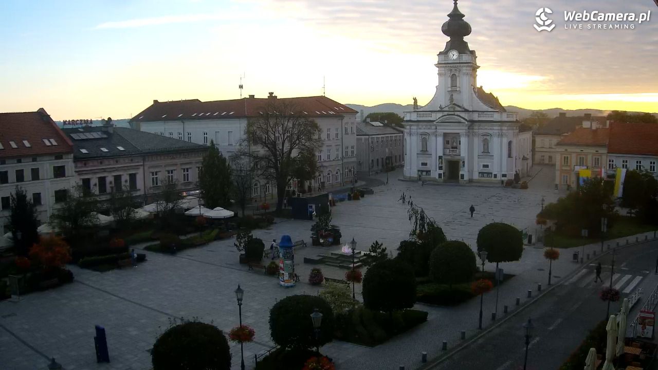 Wadowice - widok na rynek w 4K - 18 wresień 2026, 06:56