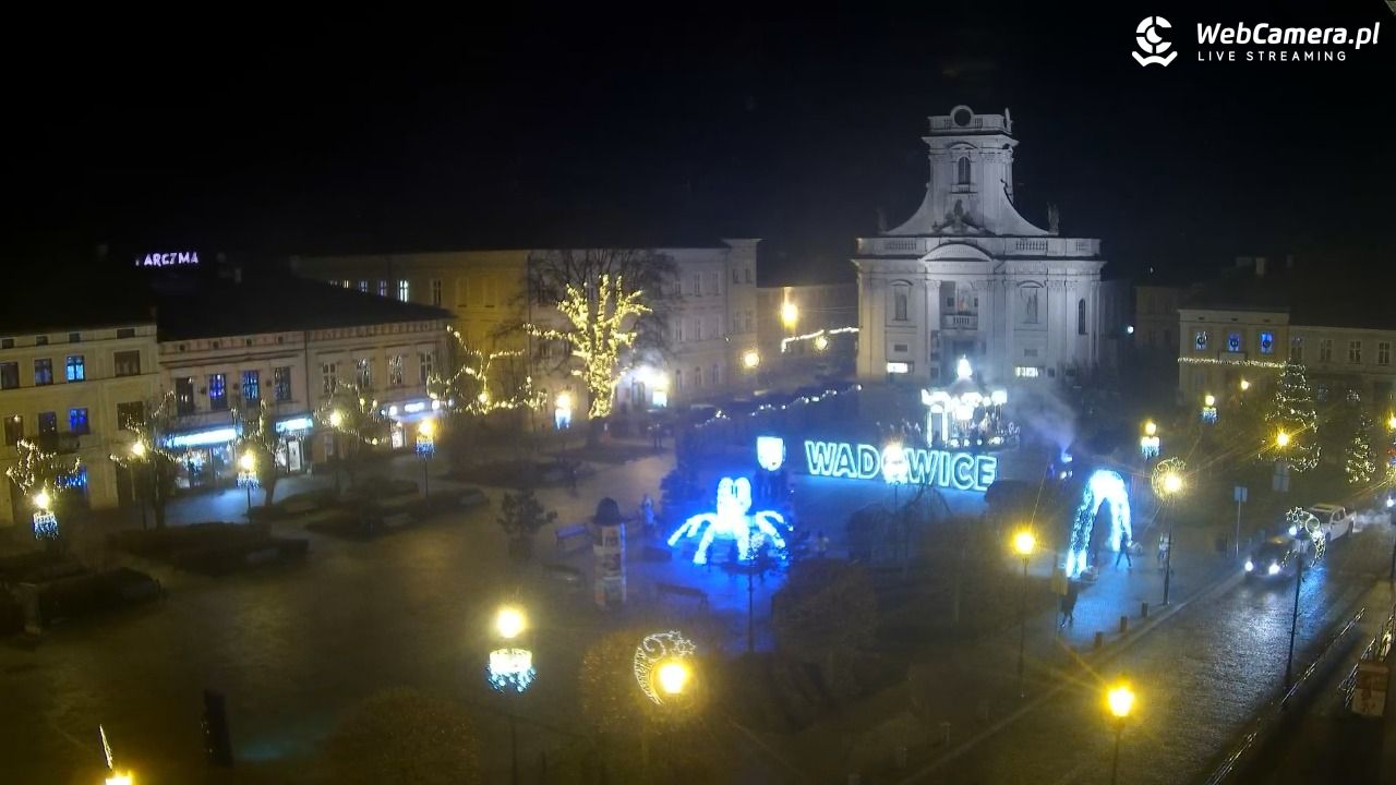 Wadowice - widok na rynek w 4K - 18 grudzień 2025, 17:19
