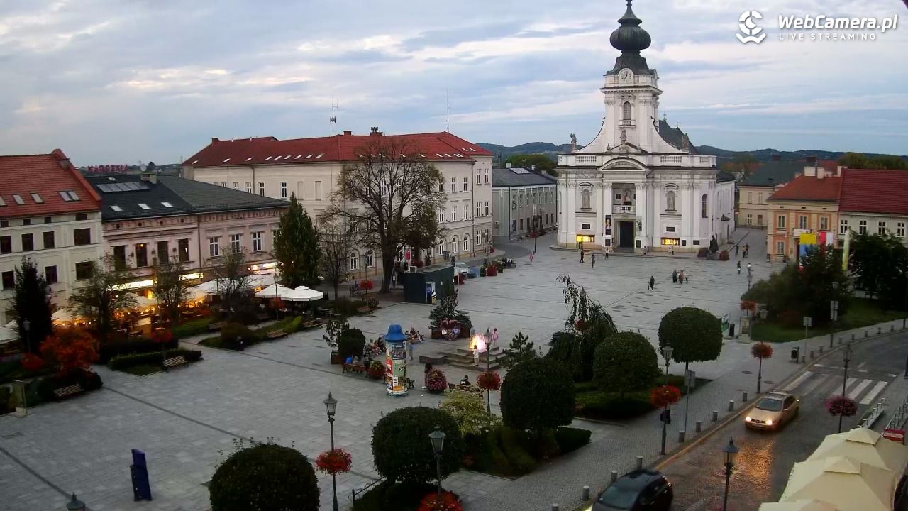 Wadowice - widok na rynek w 4K - 16 wresień 2026, 19:04