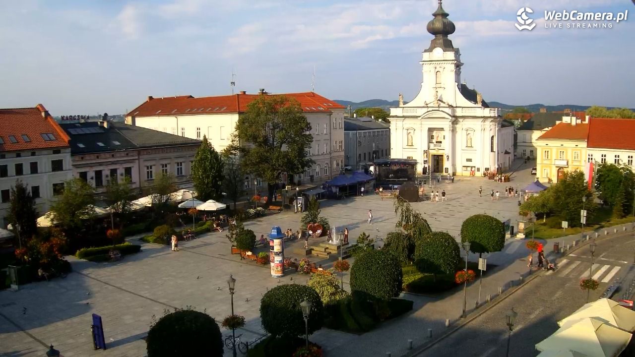 Wadowice - widok na rynek w 4K - 01 sierpień 2026, 18:21