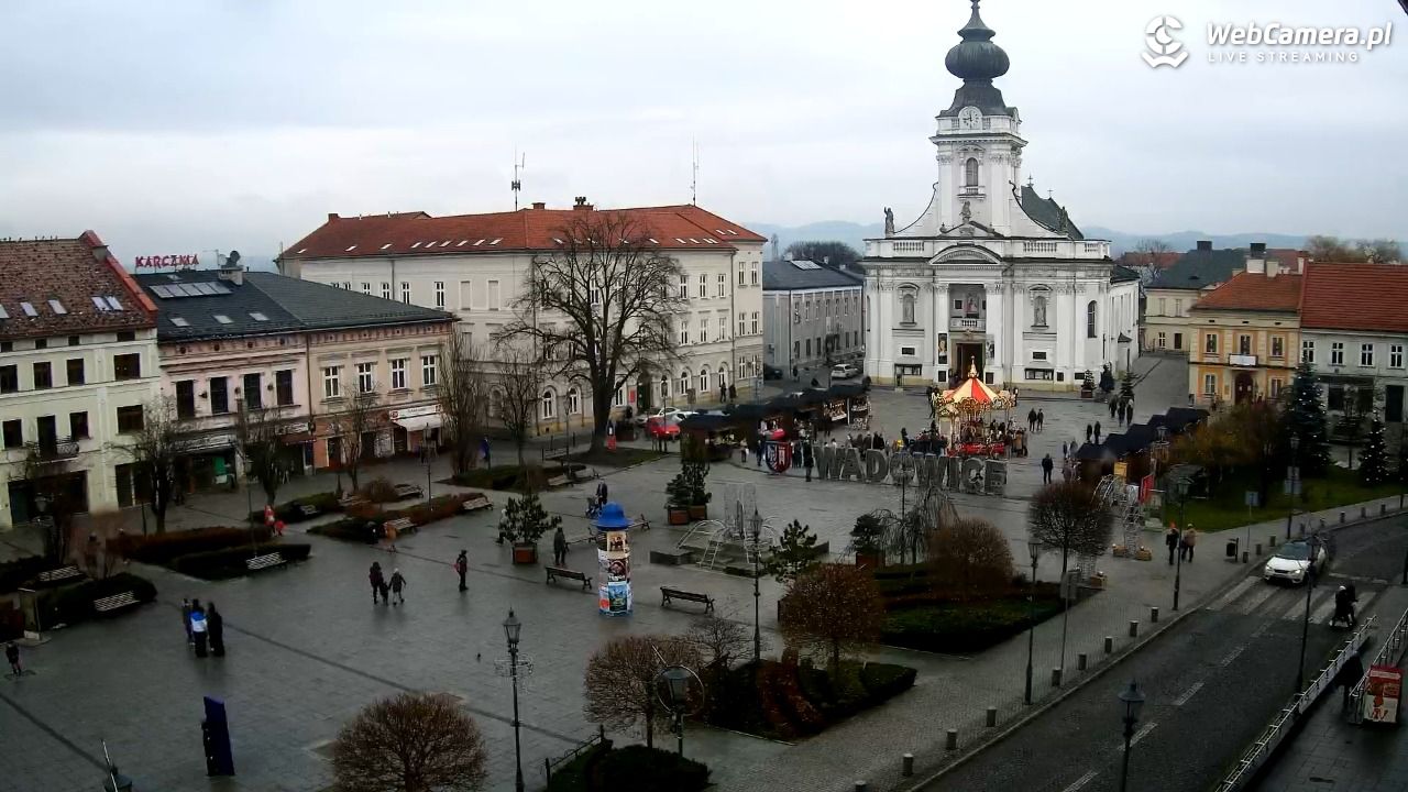 Wadowice - widok na rynek w 4K - 21 grudzień 2025, 11:44