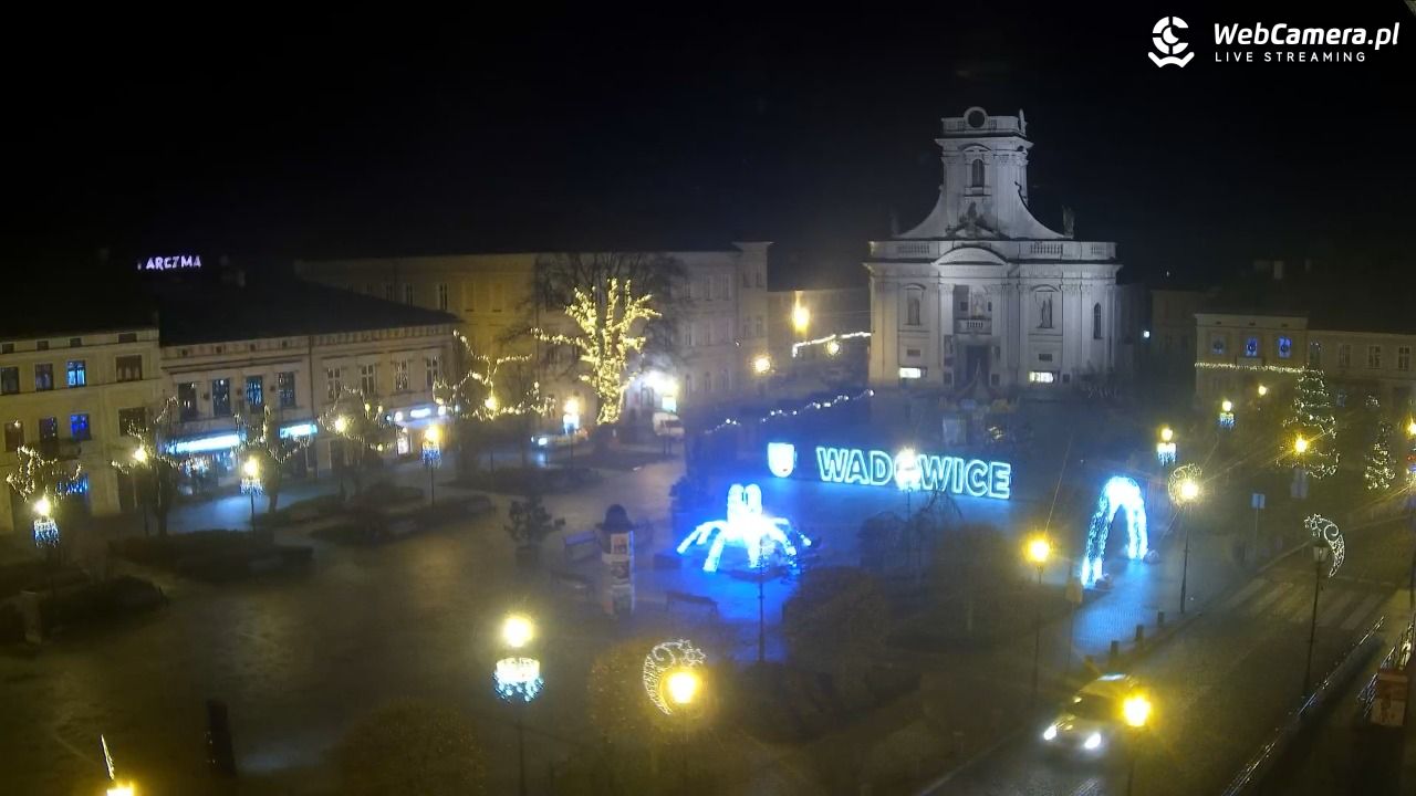 Wadowice - widok na rynek w 4K - 18 grudzień 2025, 18:41