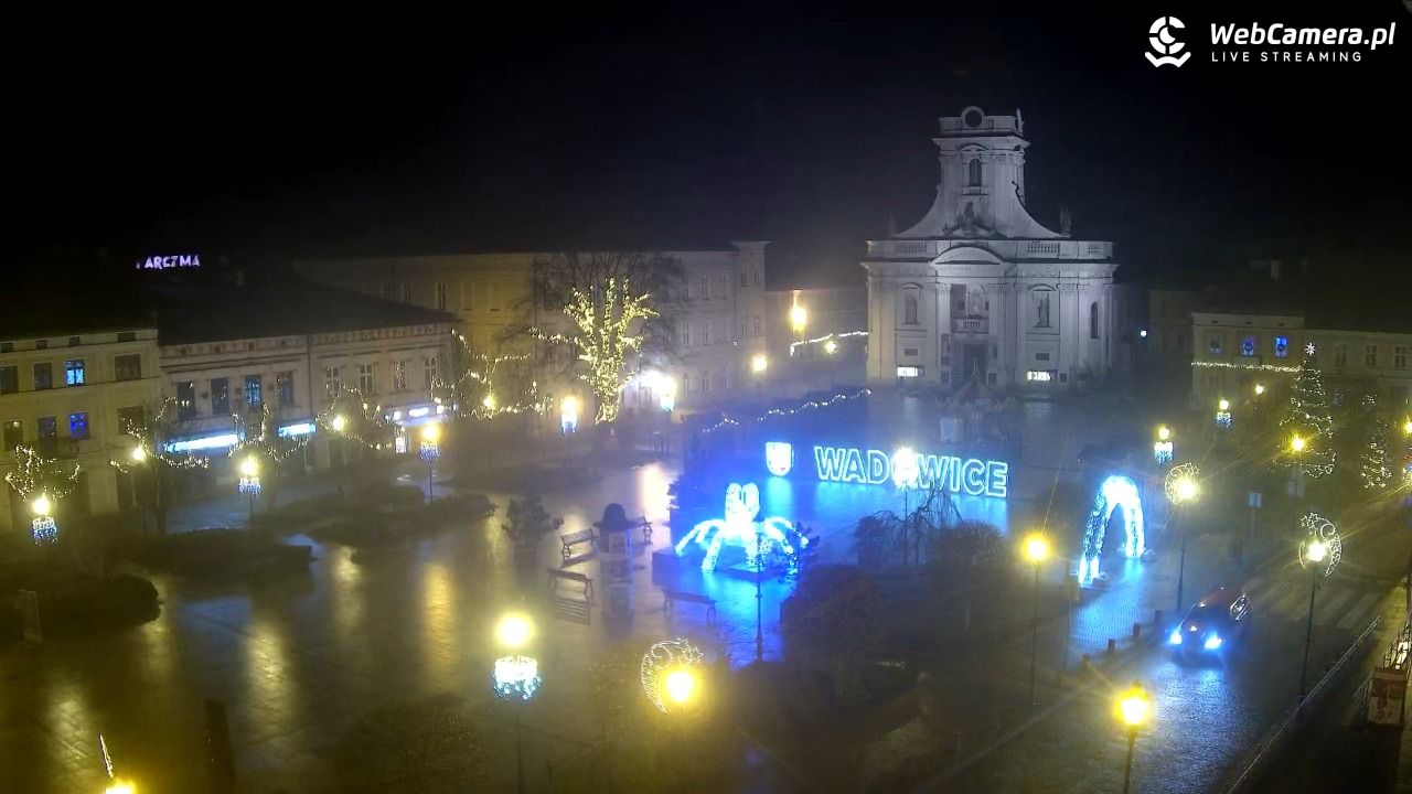 Wadowice - widok na rynek w 4K - 20 grudzień 2025, 19:39