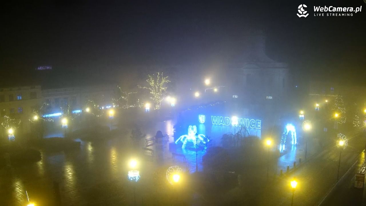Wadowice - widok na rynek w 4K - 19 grudzień 2025, 22:27