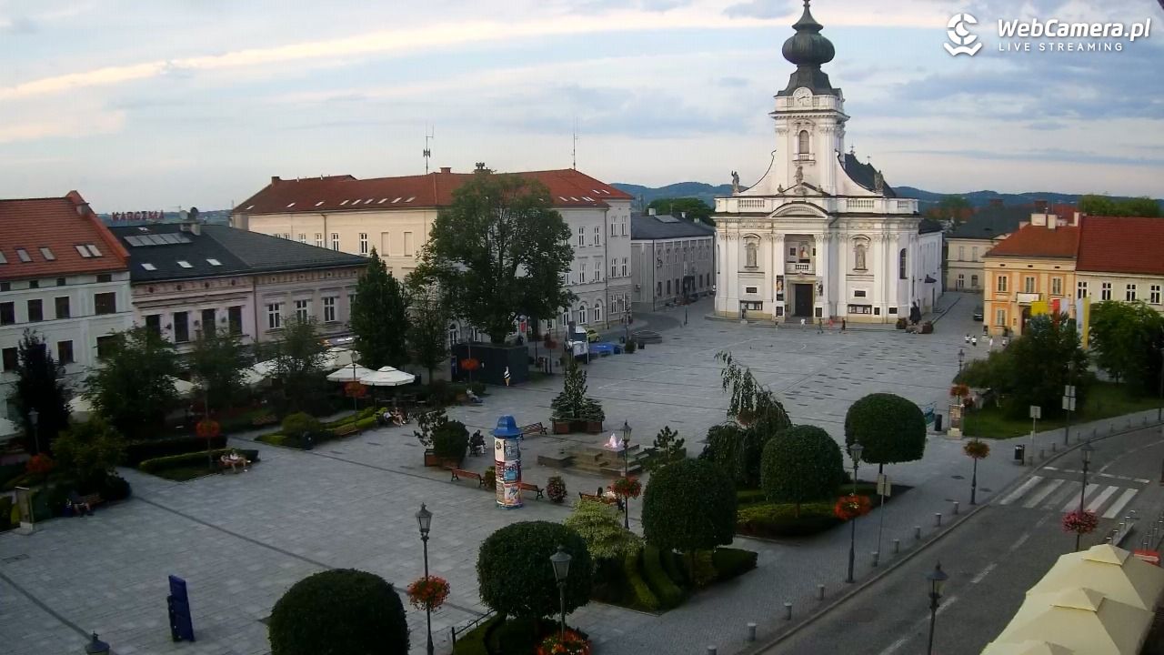 Wadowice - widok na rynek w 4K - 20 czerwiec 2026, 20:16