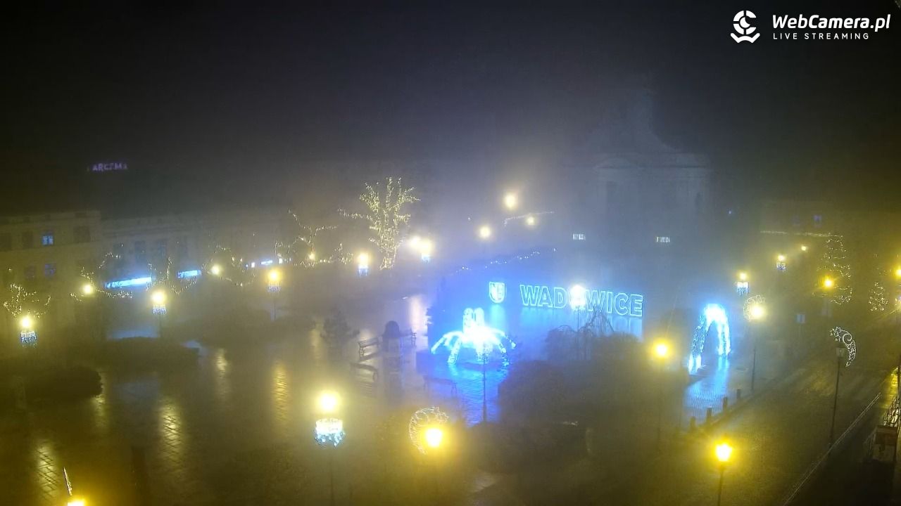 Wadowice - widok na rynek w 4K - 19 grudzień 2025, 22:27