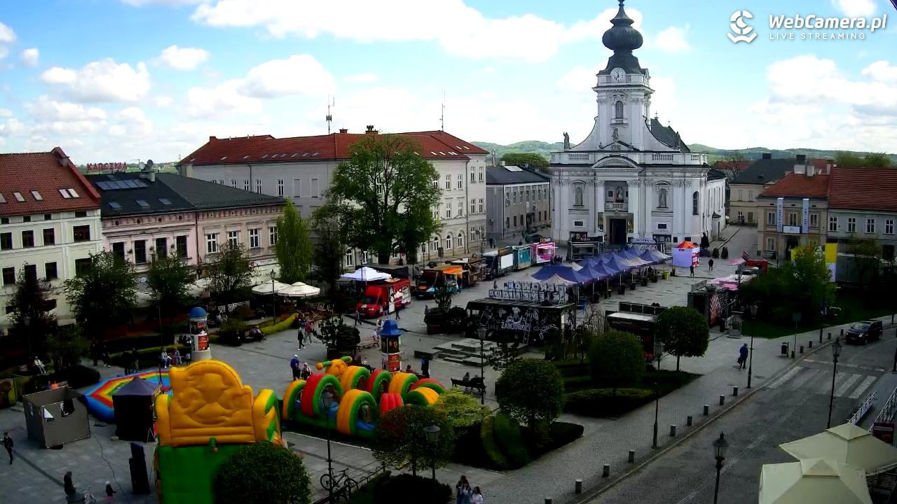 Wadowice - widok na rynek w 4K - 26 kwiecień 2025, 11:37