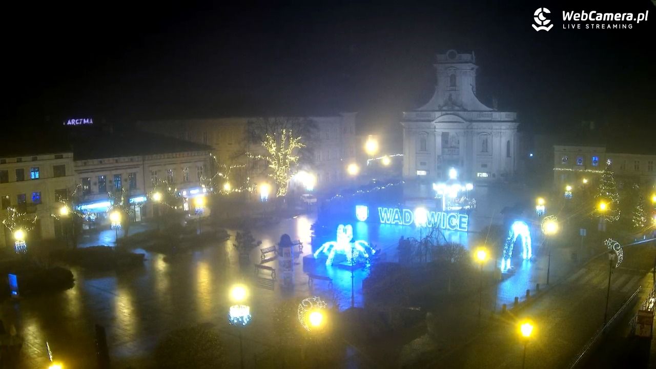 Wadowice - widok na rynek w 4K - 20 grudzień 2025, 18:09