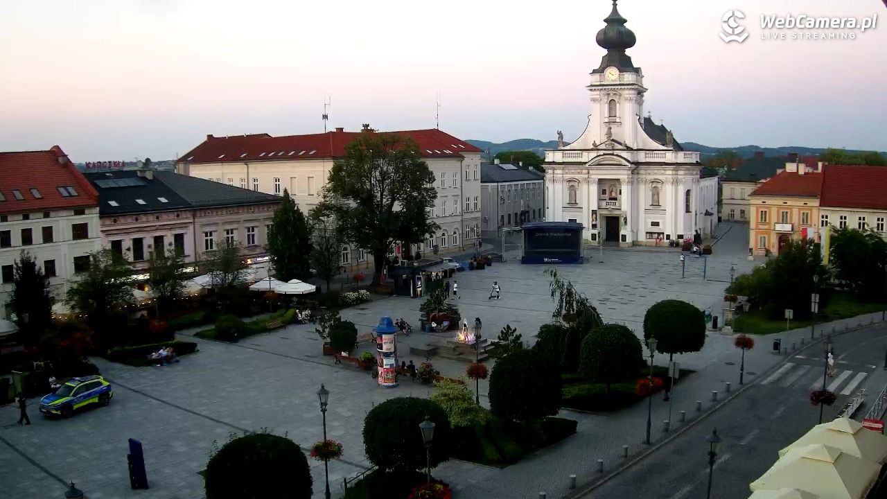 Wadowice - widok na rynek w 4K - 03 sierpień 2026, 20:25