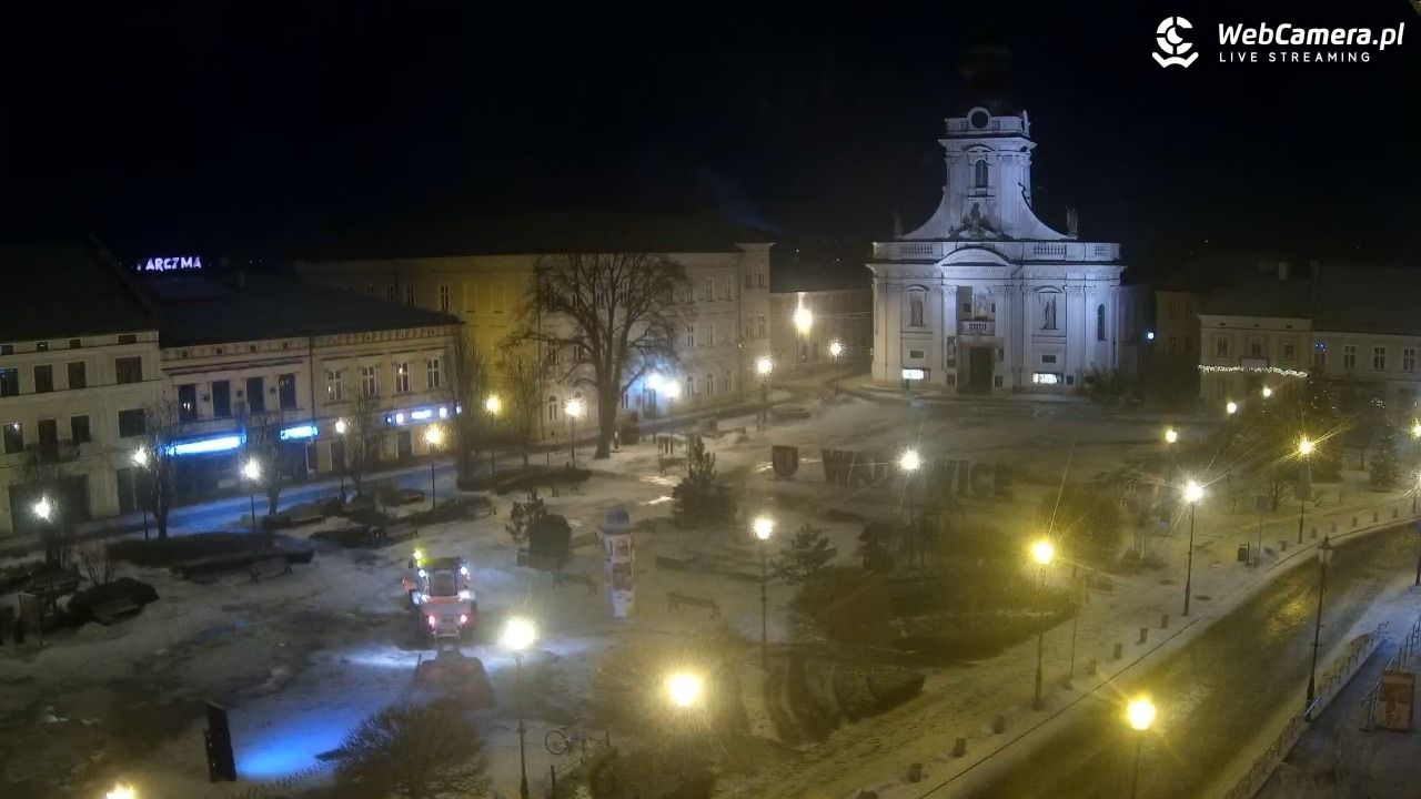 Wadowice - widok na rynek w 4K - 01 luty 2026, 21:25