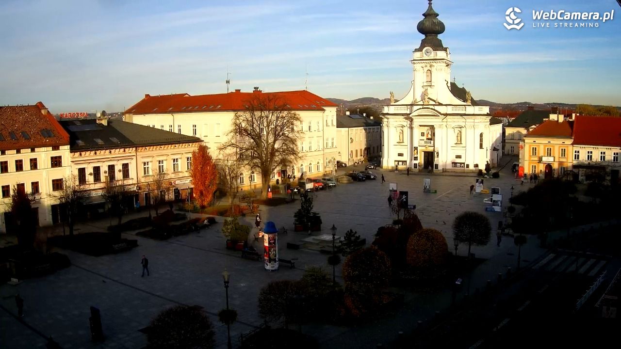 Wadowice - widok na rynek w 4K - 05 listopad 2025, 14:51