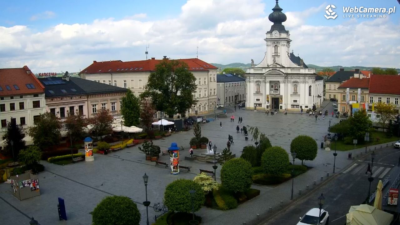 Wadowice - widok na rynek w 4K - 15 maj 2025, 15:07