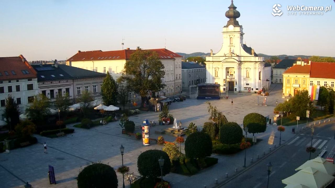 Wadowice - widok na rynek w 4K - 05 sierpień 2026, 19:01
