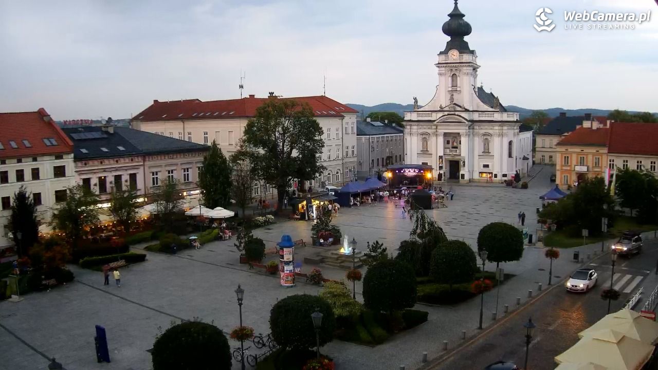 Wadowice - widok na rynek w 4K - 01 sierpień 2026, 20:12