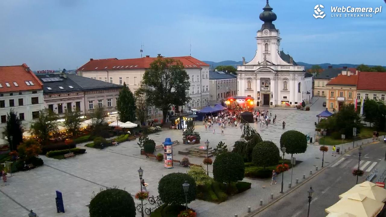 Wadowice - widok na rynek w 4K - 01 sierpień 2026, 20:25