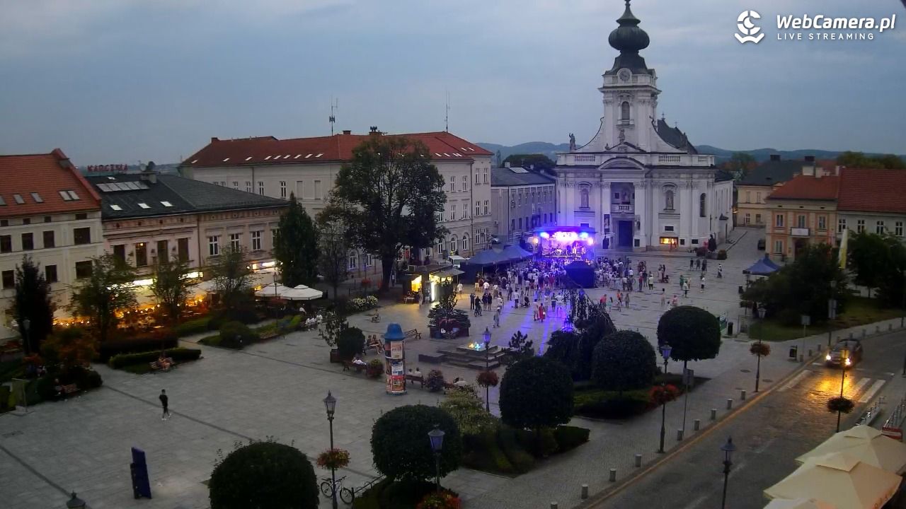Wadowice - widok na rynek w 4K - 01 sierpień 2026, 20:38
