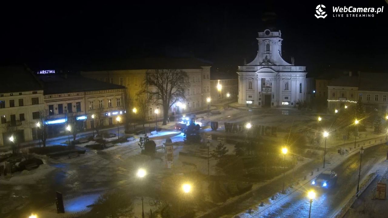 Wadowice - widok na rynek w 4K - 01 luty 2026, 21:43