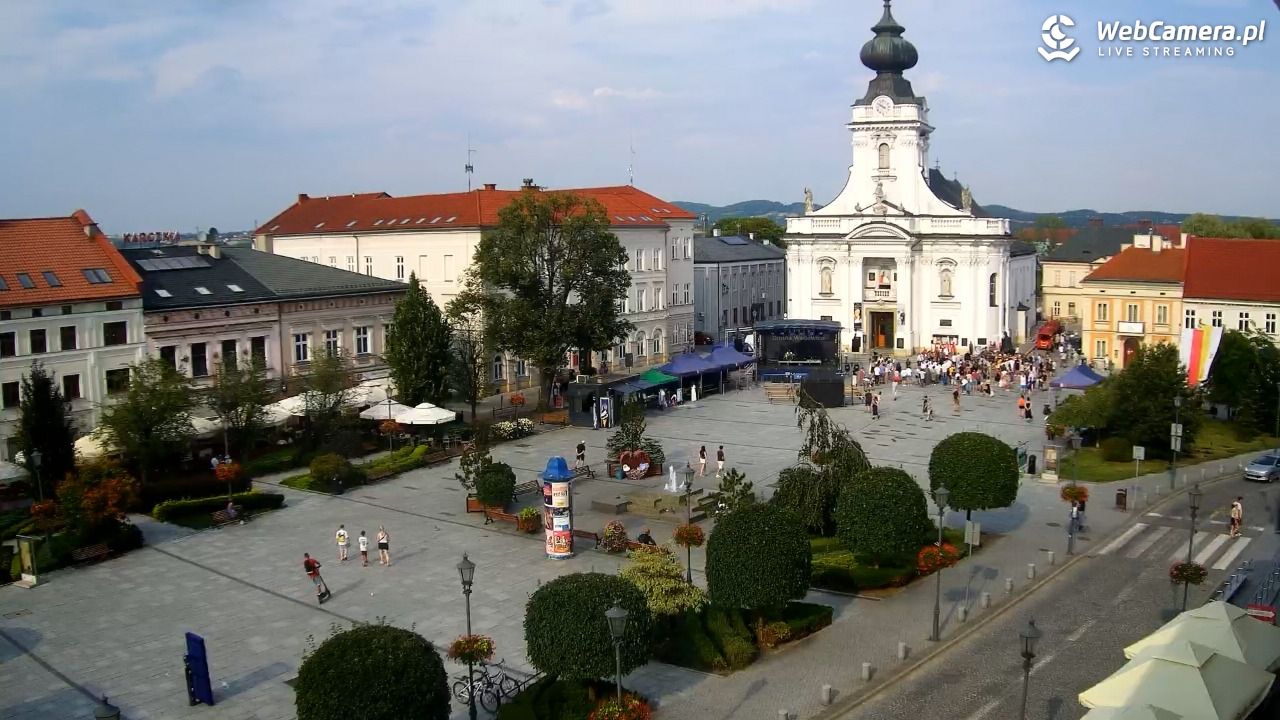 Wadowice - widok na rynek w 4K - 01 sierpień 2026, 17:02
