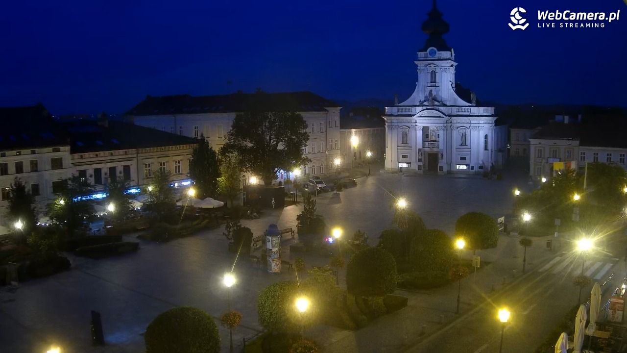 Wadowice - widok na rynek w 4K - 21 czerwiec 2026, 21:40