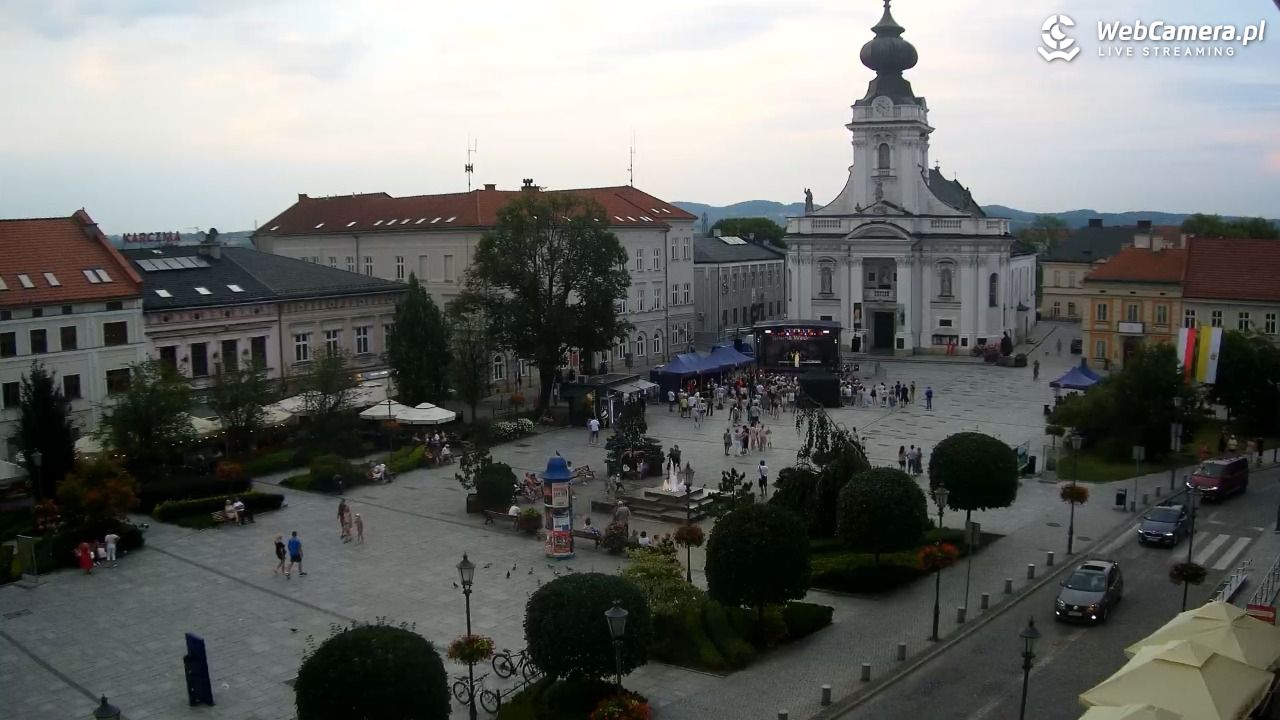 Wadowice - widok na rynek w 4K - 01 sierpień 2026, 19:29