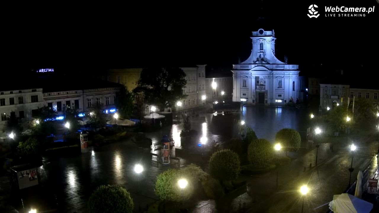 Wadowice - widok na rynek w 4K - 15 maj 2025, 23:51