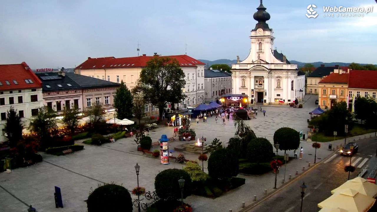 Wadowice - widok na rynek w 4K - 01 sierpień 2026, 20:18