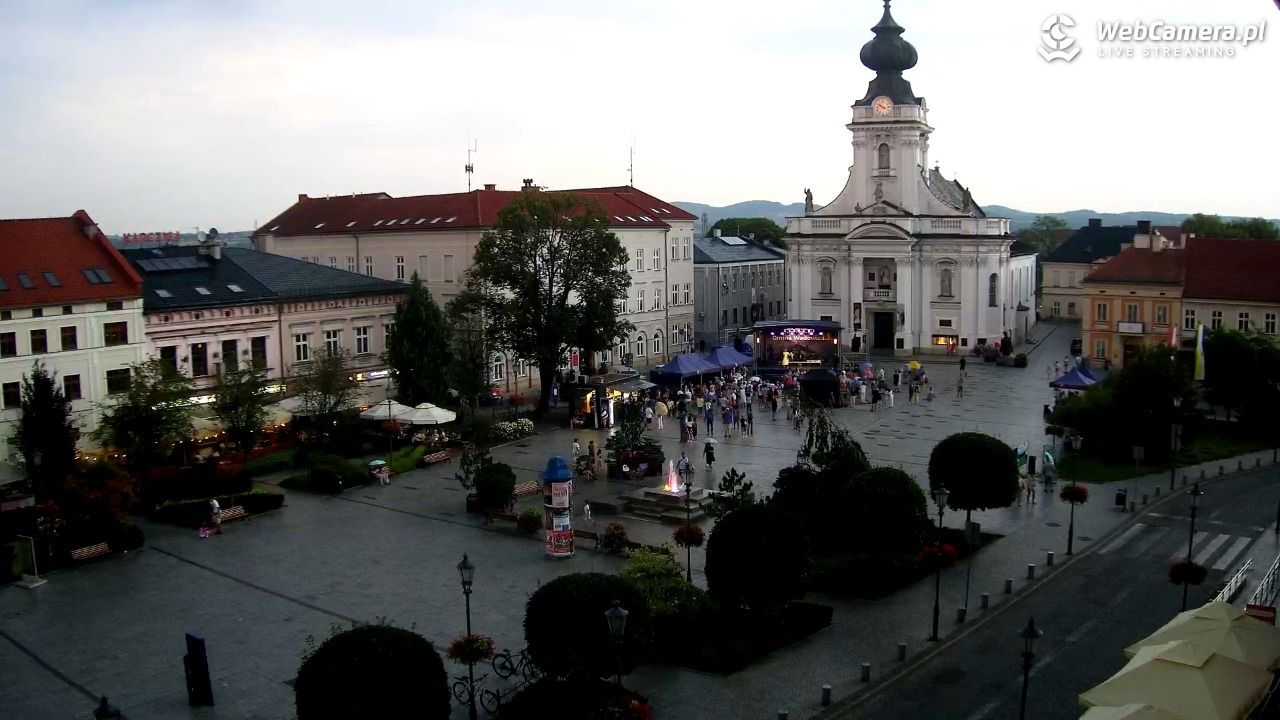 Wadowice - widok na rynek w 4K - 01 sierpień 2026, 20:01