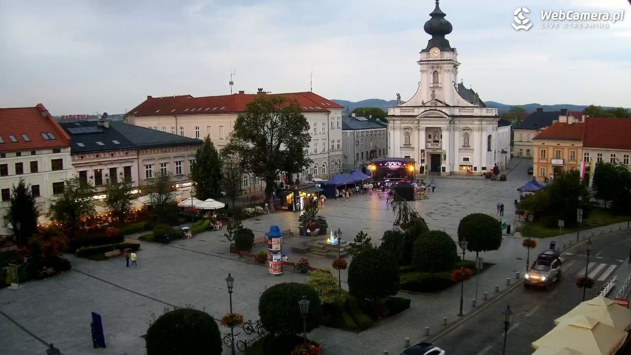 Wadowice - widok na rynek w 4K - 01 sierpień 2026, 20:12