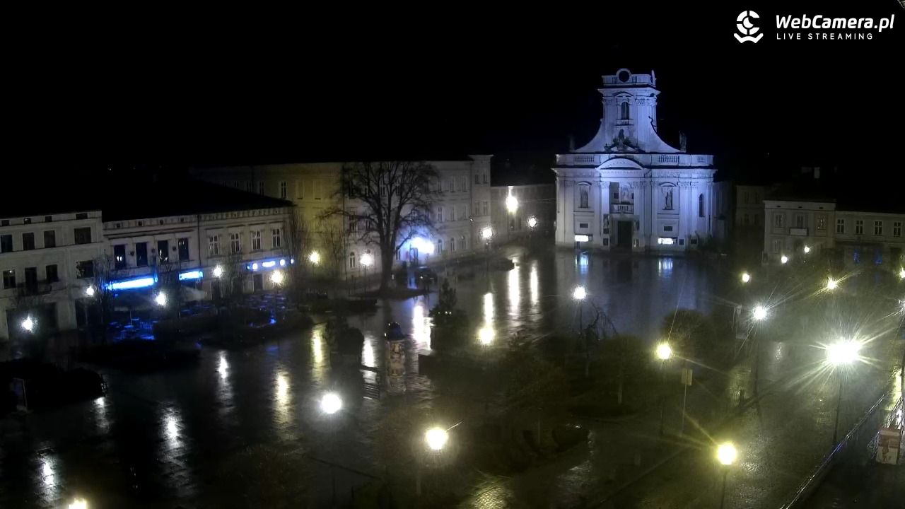 Wadowice - widok na rynek w 4K - 20 marzec 2026, 23:11