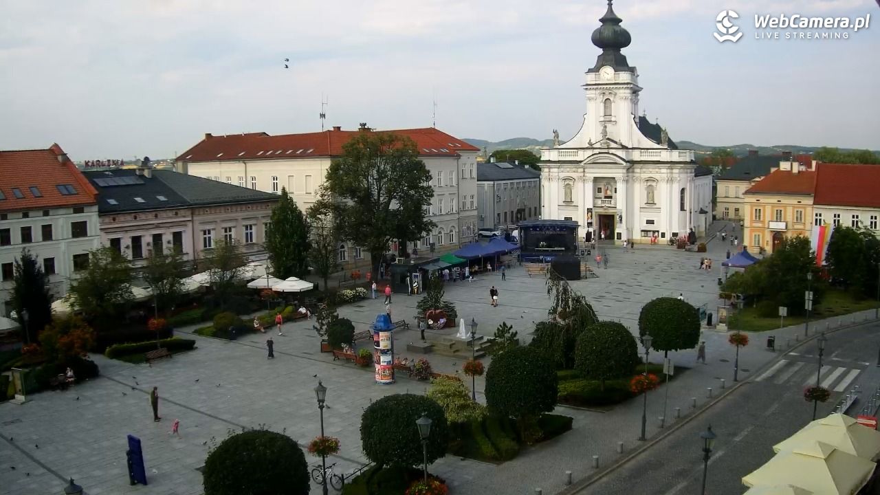 Wadowice - widok na rynek w 4K - 01 sierpień 2026, 17:43
