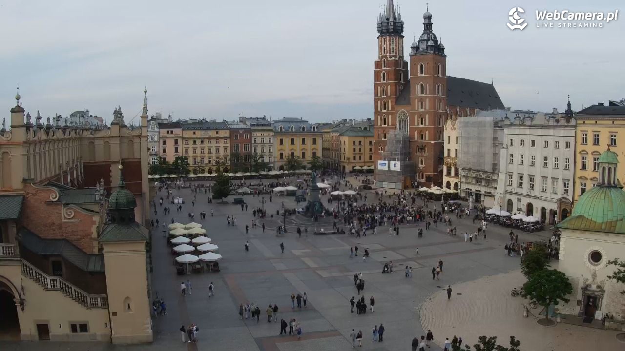 Kraków - widok na Rynek z hotelu - 04 czerwiec 2026, 21:35