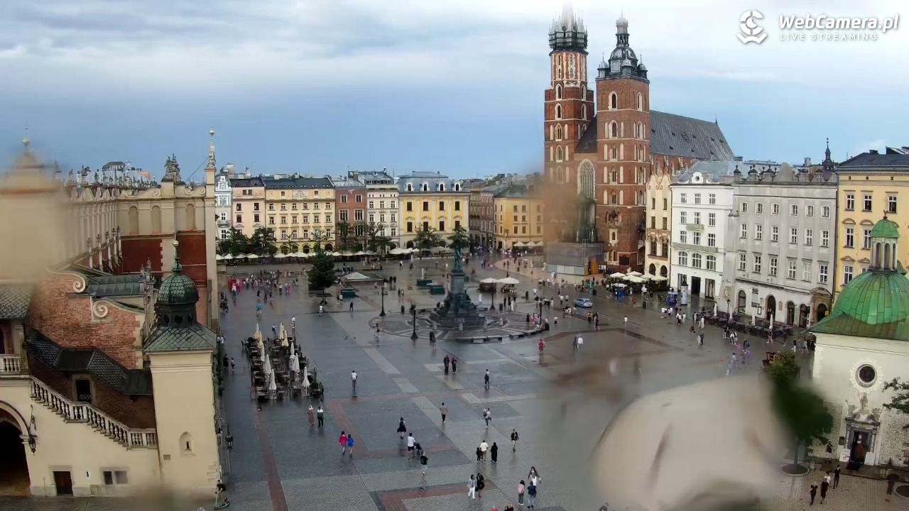 Kraków - widok na Rynek z hotelu - 19 lipiec 2026, 18:21