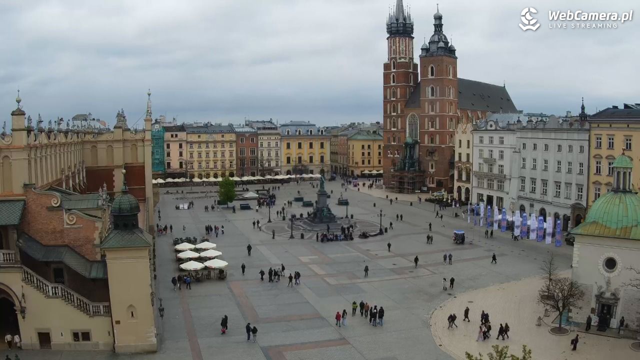 Kraków - widok na Rynek z hotelu - 20 kwiecień 2026, 12:38