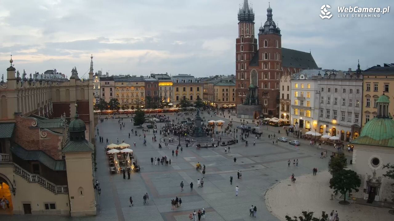 Kraków - widok na Rynek z hotelu - 19 lipiec 2026, 20:37