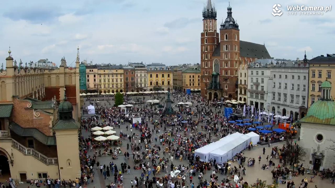Kraków - widok na Rynek z hotelu - 19 kwiecień 2026, 13:54