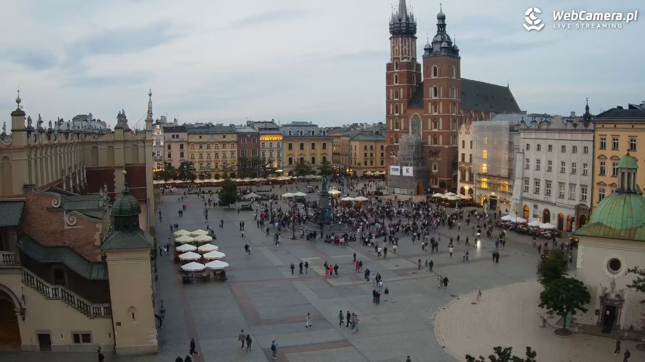 Kraków - widok na Rynek z hotelu - 04 czerwiec 2026, 20:36