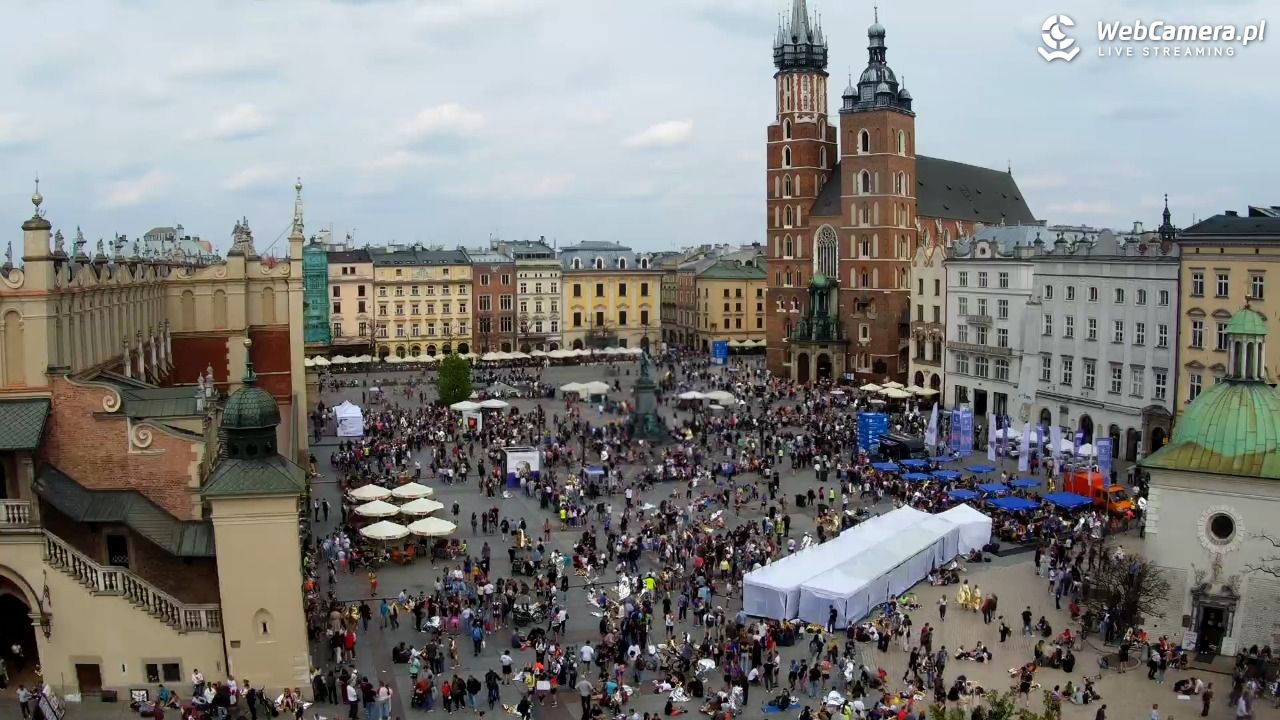 Kraków - widok na Rynek z hotelu - 19 kwiecień 2026, 14:16