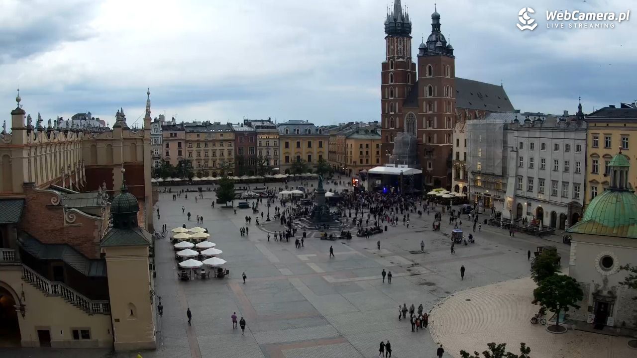 Kraków - widok na Rynek z hotelu - 03 czerwiec 2026, 19:28