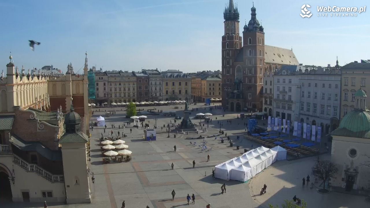 Kraków - widok na Rynek z hotelu - 19 kwiecień 2026, 09:09