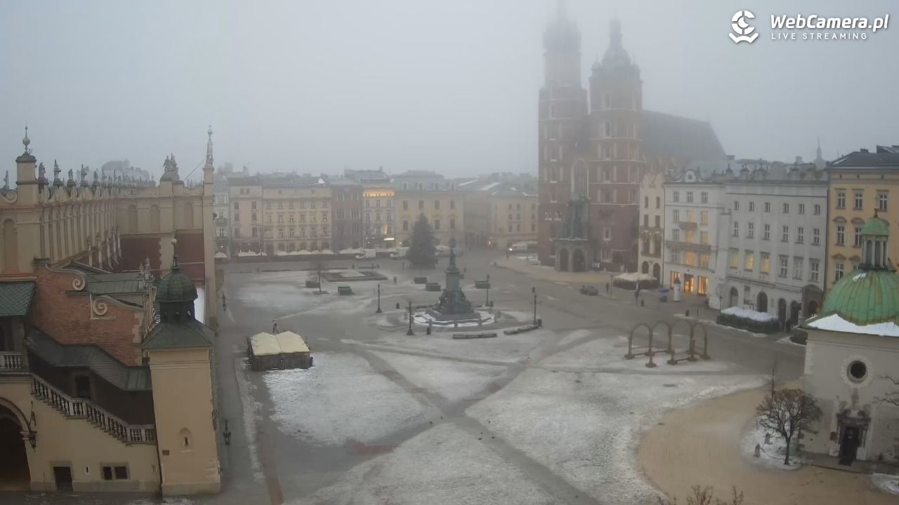 Kraków - widok na Rynek z hotelu - 17 styczeń 2026, 07:43