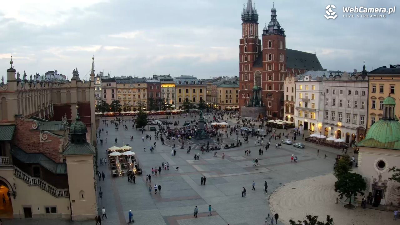 Kraków - widok na Rynek z hotelu - 19 lipiec 2026, 20:31