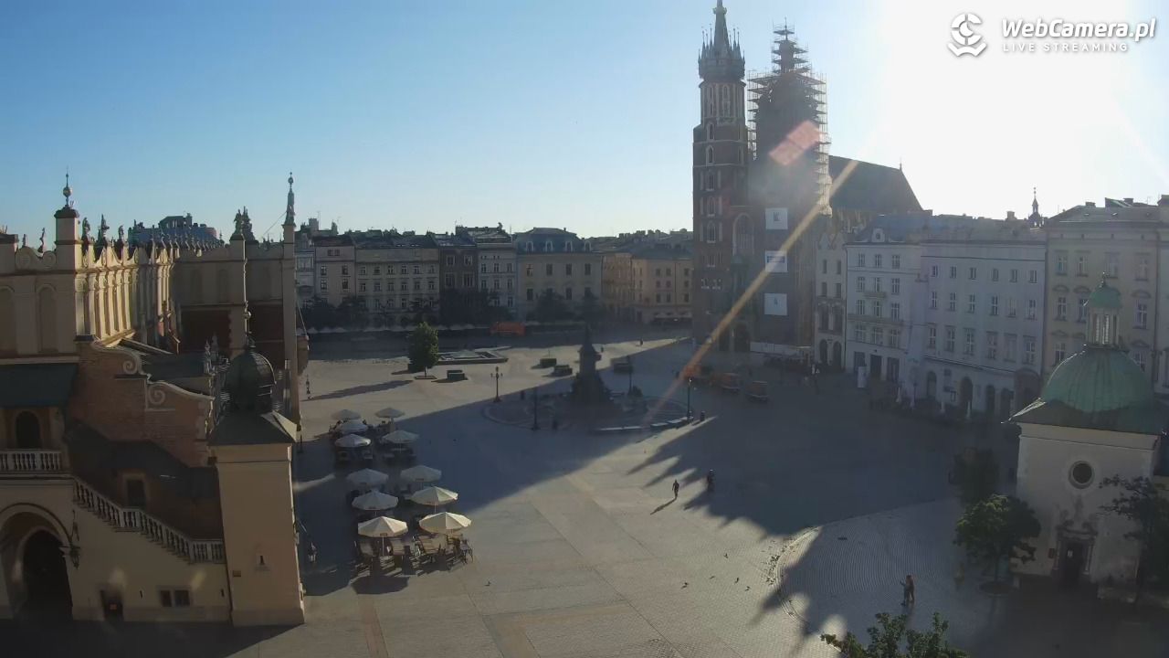 Kraków - widok na Rynek z hotelu - 03 lipiec 2025, 06:46
