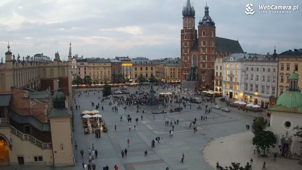 Kraków - widok na Rynek z hotelu - 19 lipiec 2026, 20:33