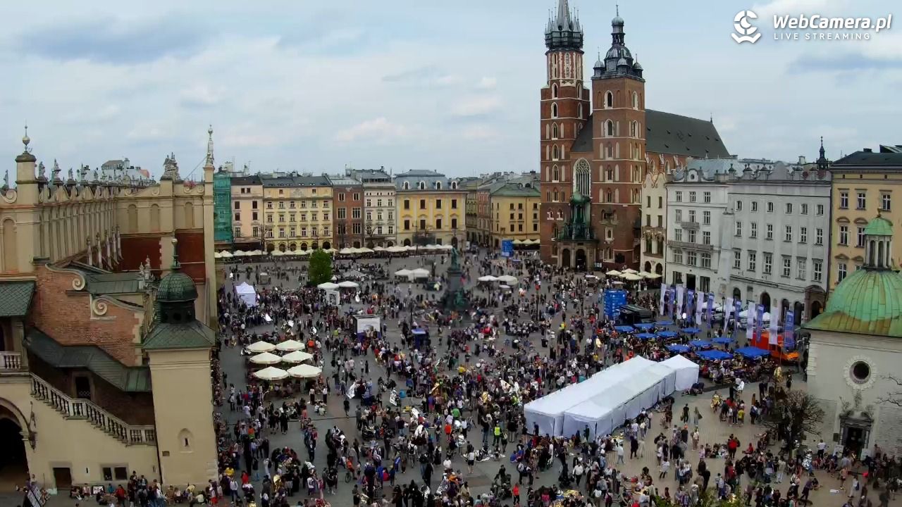 Kraków - widok na Rynek z hotelu - 19 kwiecień 2026, 13:58