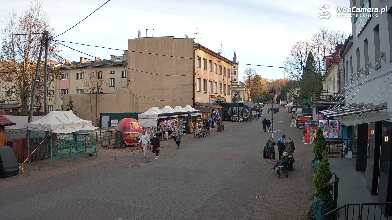 WISŁA - widok na deptak - 05 listopad 2025, 14:24