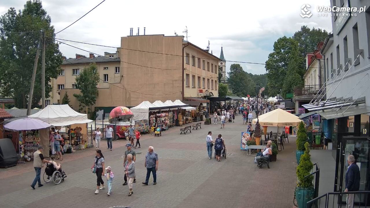 WISŁA - widok na deptak - 01 sierpień 2025, 15:39